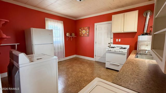 915 Center Street, New Iberia, LA 70560