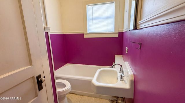 915 Center Street, New Iberia, LA 70560