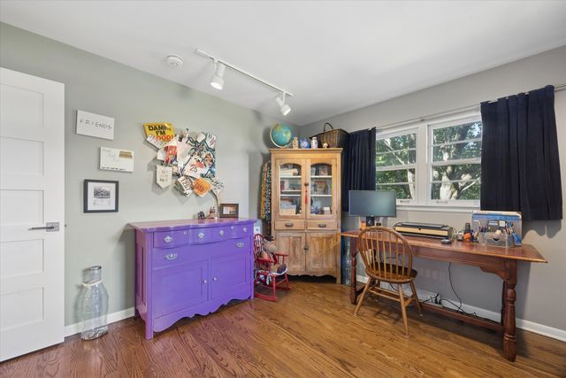 8S263 College Road, Naperville, IL 60540