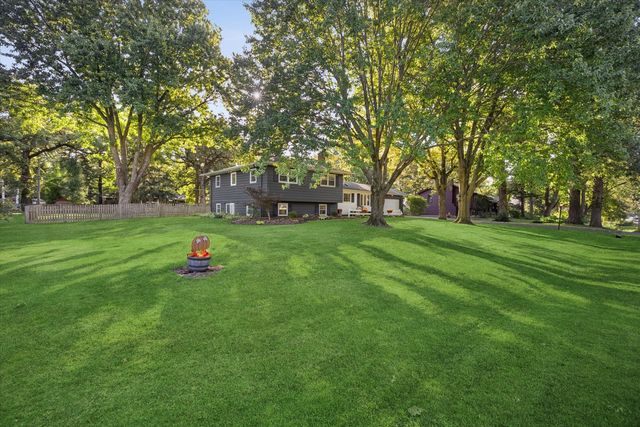 8S263 College Road, Naperville, IL 60540