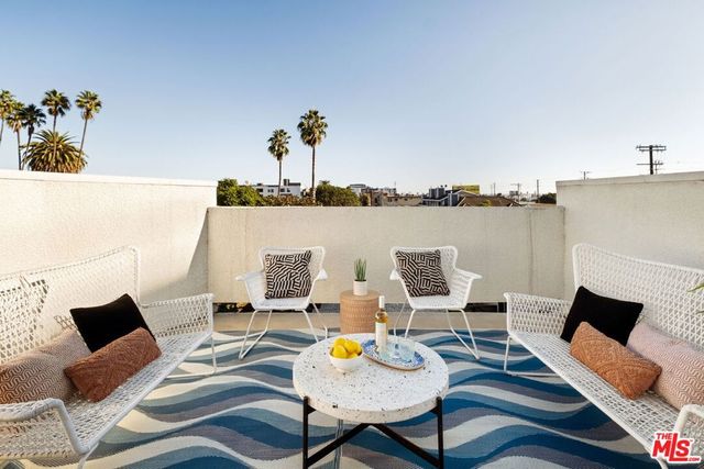 3675 Keystone Avenue 1, Los Angeles, CA 90034