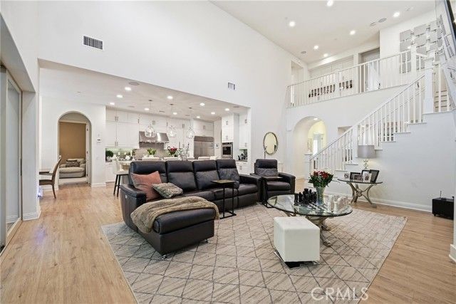 1161 Summit Oak, Lake Forest (el Toro), CA 92679