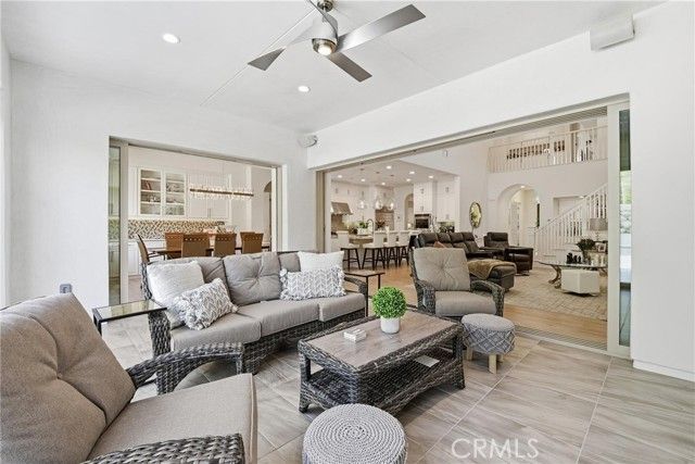 1161 Summit Oak, Lake Forest (el Toro), CA 92679