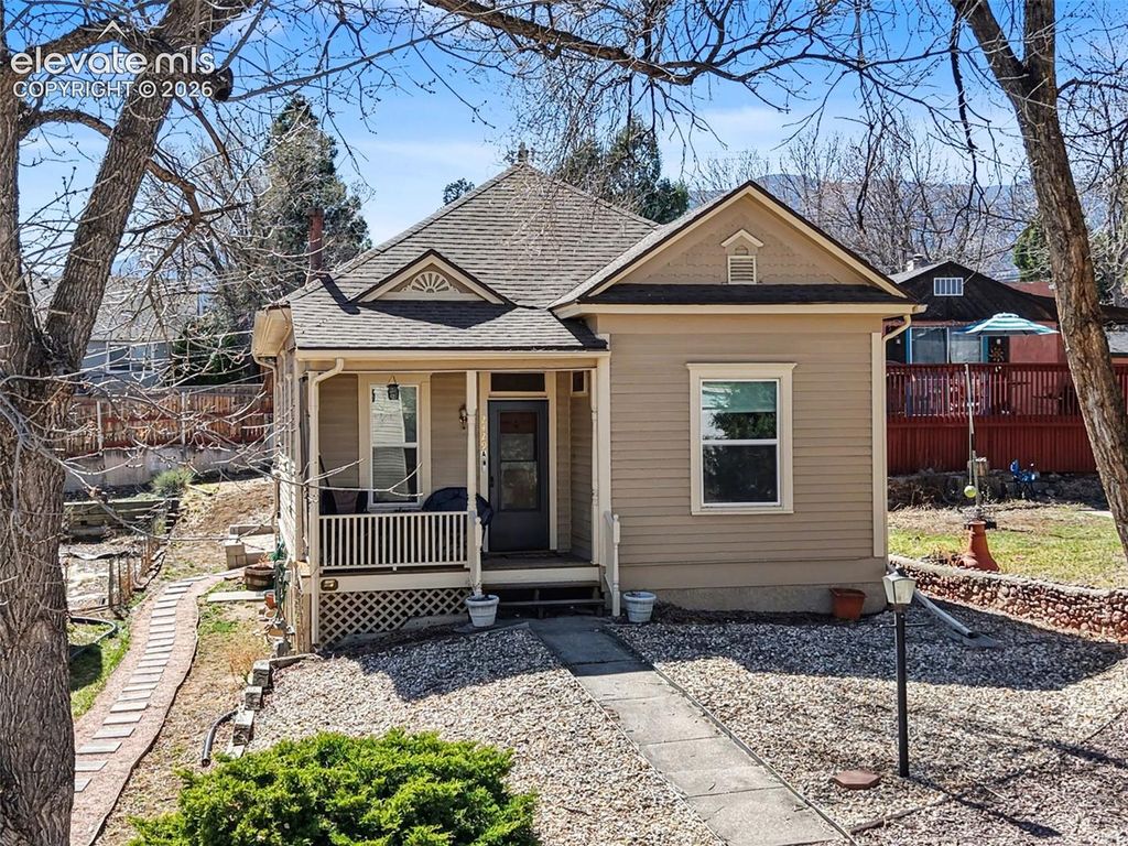2429 W Platte Avenue B, Colorado Springs, CO 80904