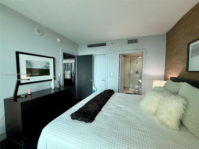 55 SE 6th St 3302, Miami, FL 33131