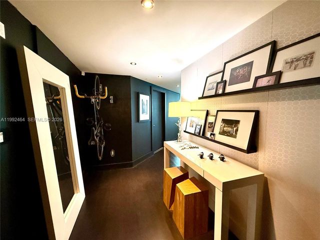 55 SE 6th St 3302, Miami, FL 33131