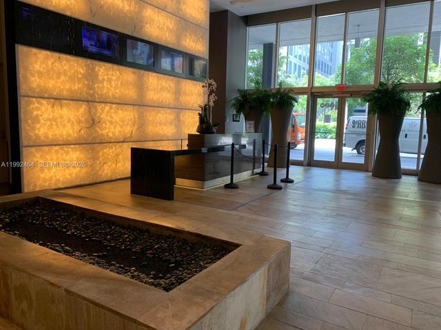 55 SE 6th St 3302, Miami, FL 33131