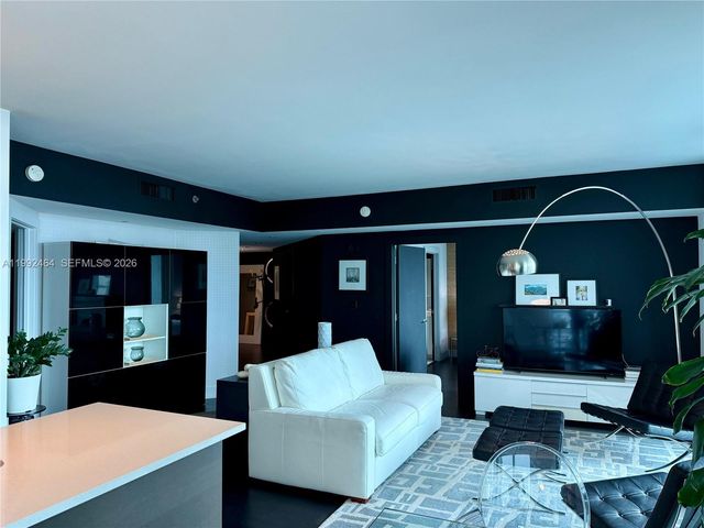 55 SE 6th St 3302, Miami, FL 33131