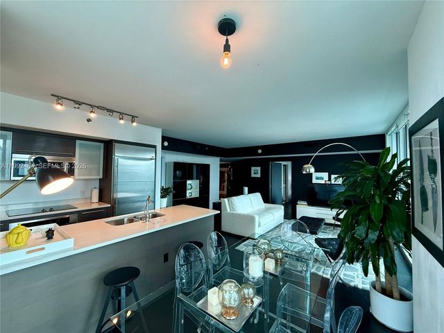 55 SE 6th St 3302, Miami, FL 33131