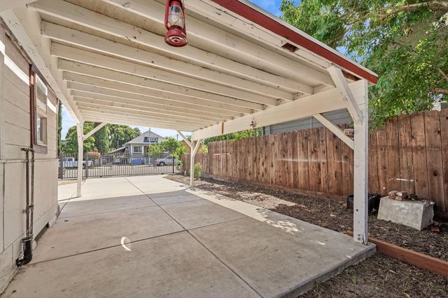 446 E Anderson St, Stockton, CA 95206