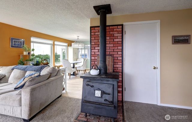 32007 J Place, Ocean Park, WA 98640