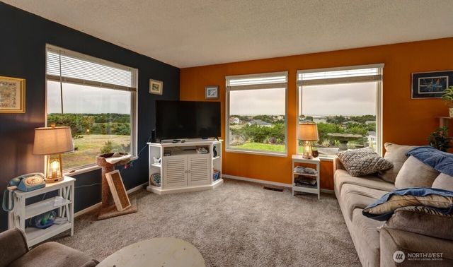 32007 J Place, Ocean Park, WA 98640