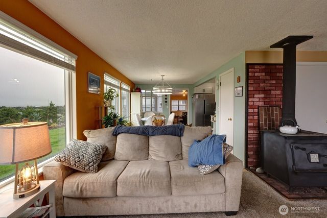 32007 J Place, Ocean Park, WA 98640