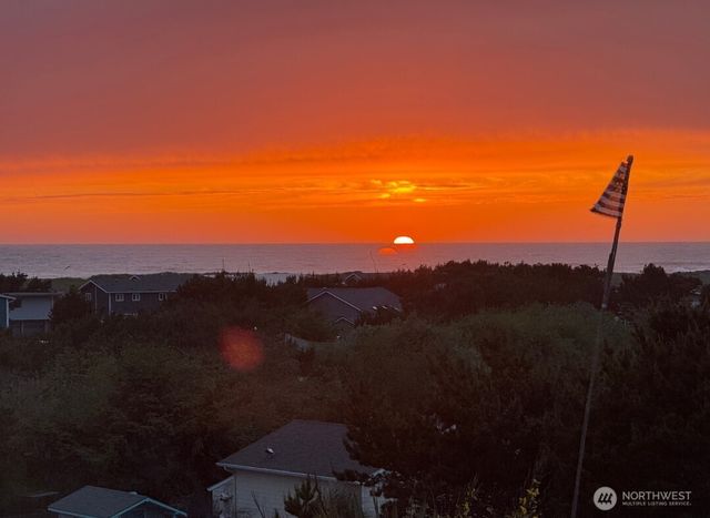 32007 J Place, Ocean Park, WA 98640