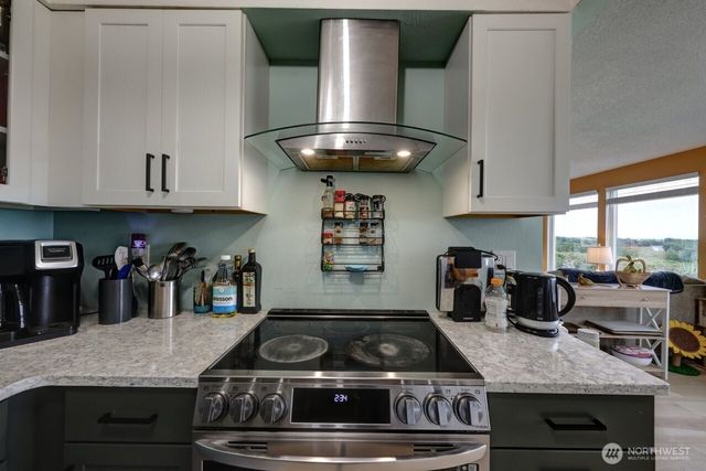 32007 J Place, Ocean Park, WA 98640