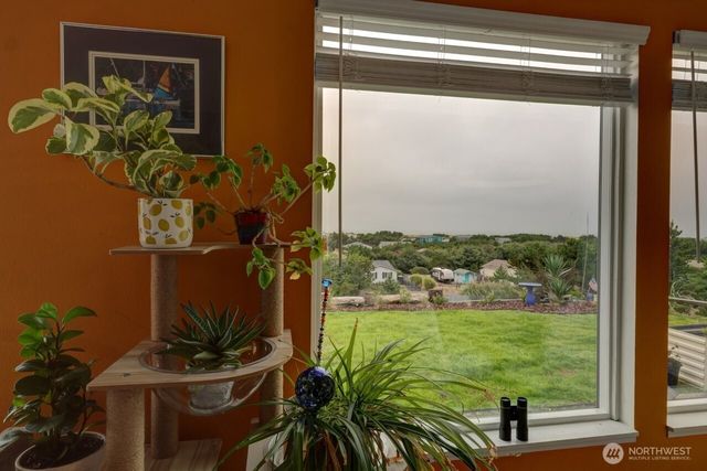 32007 J Place, Ocean Park, WA 98640