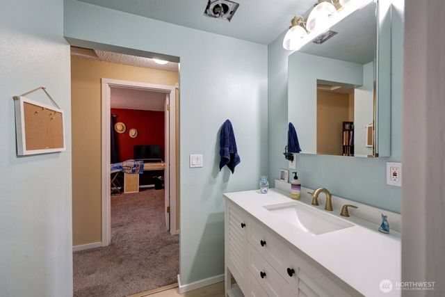 32007 J Place, Ocean Park, WA 98640