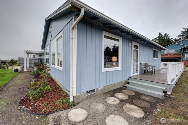 32007 J Place, Ocean Park, WA 98640