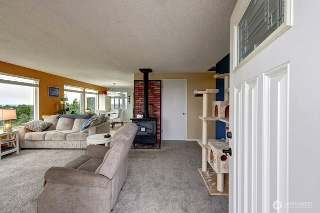 32007 J Place, Ocean Park, WA 98640