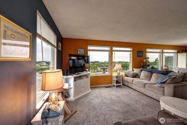 32007 J Place, Ocean Park, WA 98640