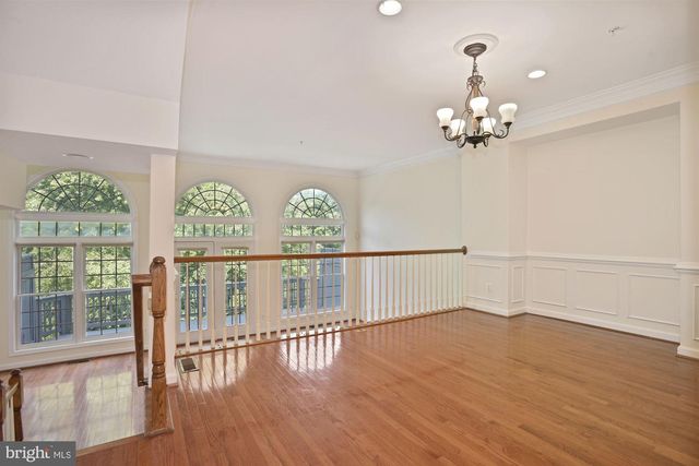 1614 LEEDS CASTLE DR, Vienna, VA 22182