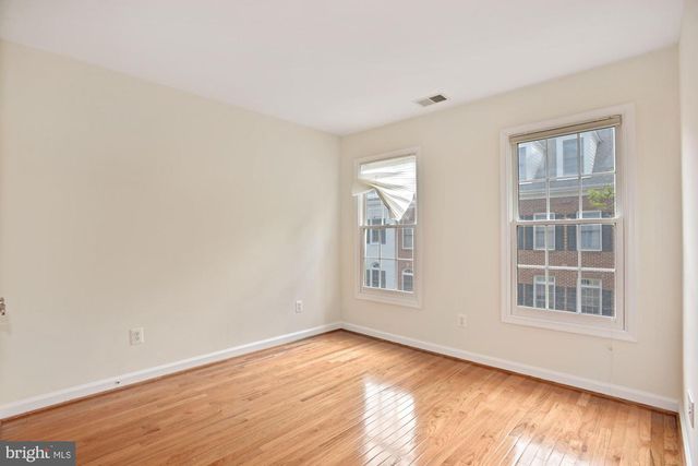 1614 LEEDS CASTLE DR, Vienna, VA 22182