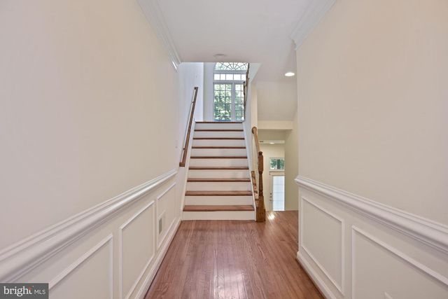 1614 LEEDS CASTLE DR, Vienna, VA 22182