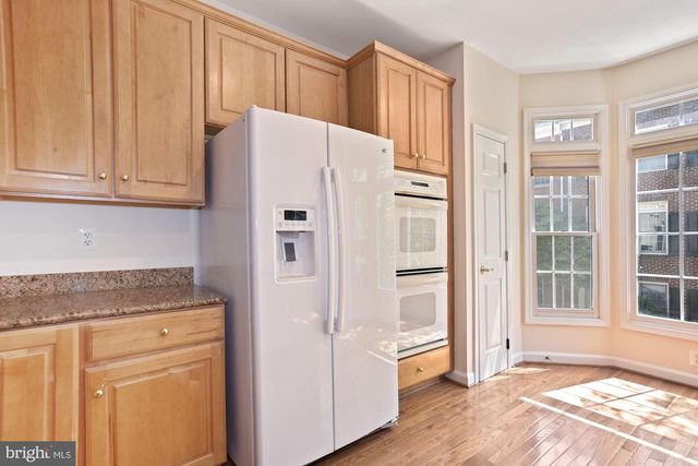 1614 LEEDS CASTLE DR, Vienna, VA 22182