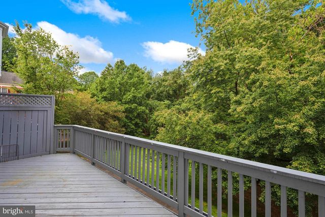 1614 LEEDS CASTLE DR, Vienna, VA 22182