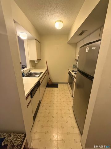 1690 Dixwell Avenue B3, Hamden, CT 06514