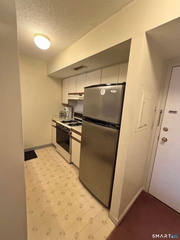 1690 Dixwell Avenue B3, Hamden, CT 06514