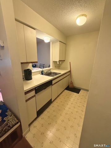 1690 Dixwell Avenue B3, Hamden, CT 06514