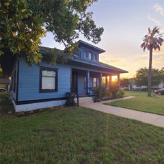 615 E Washington ST, Giddings, TX 78942