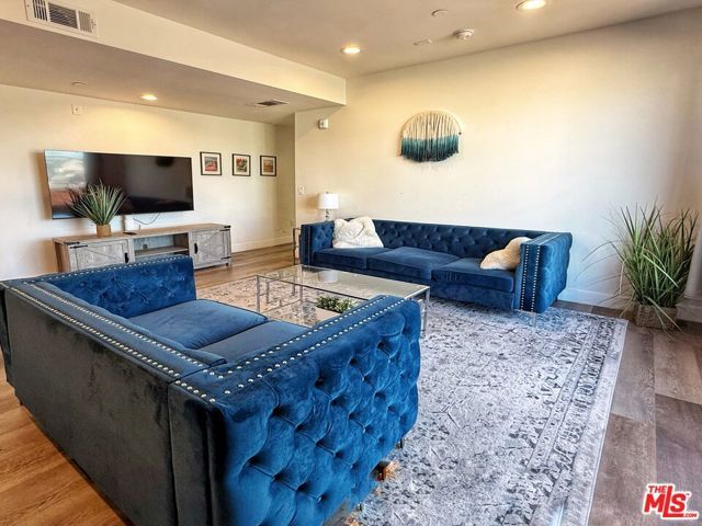 723 S St Andrews Place 501, Los Angeles, CA 90005