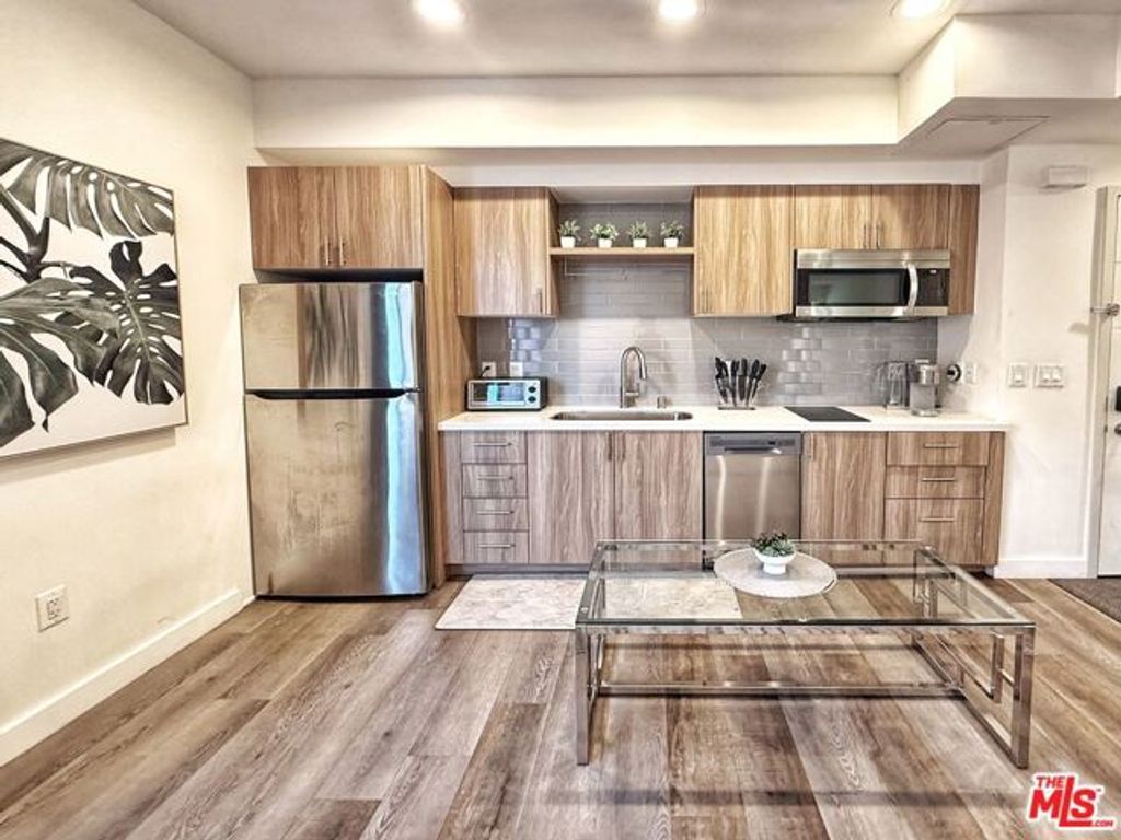 723 S St Andrews Place 501, Los Angeles, CA 90005