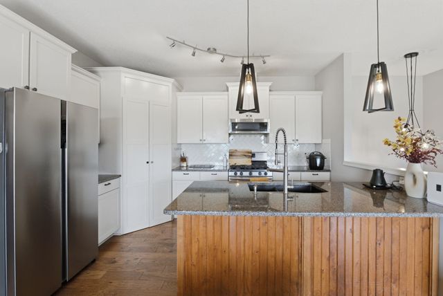 2423 N Fieldstone, Andover, KS 67002
