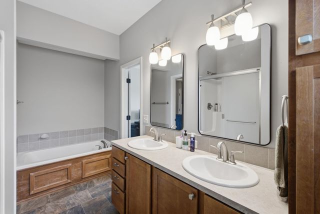 2423 N Fieldstone, Andover, KS 67002