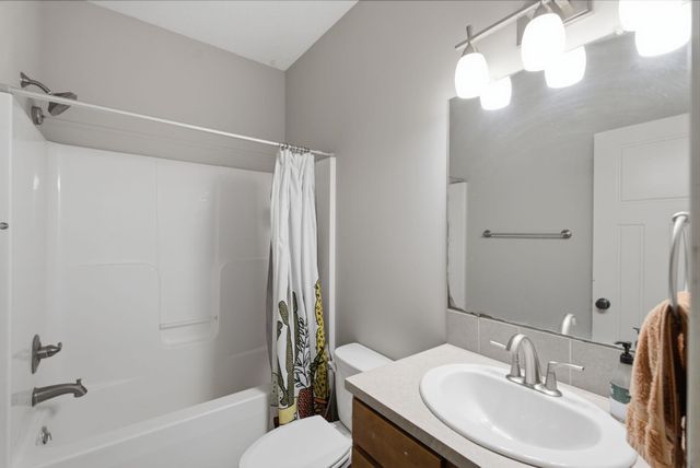 2423 N Fieldstone, Andover, KS 67002
