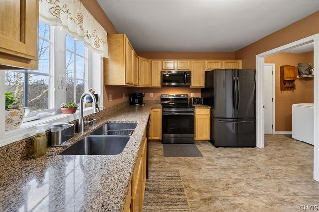 3934 Lafayette Rd, Lafayette, NY 13078