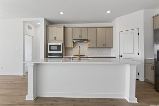 302 Brood Dr, Adkins, TX 78101
