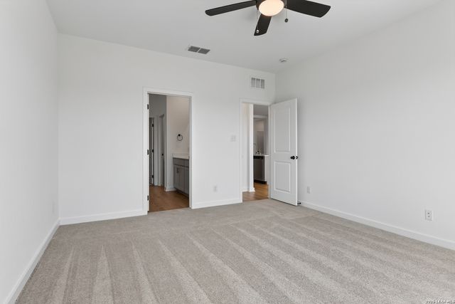 302 Brood Dr, Adkins, TX 78101