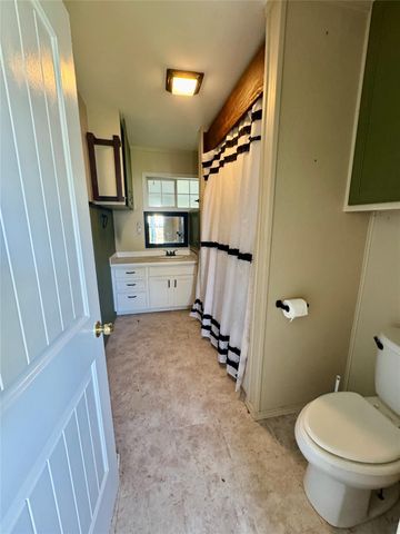 35 Private Road 815, Markham, TX 77414