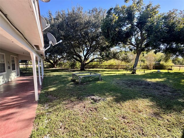 35 Private Road 815, Markham, TX 77414