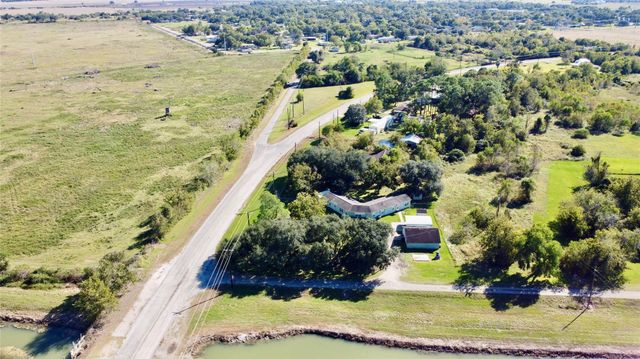 35 Private Road 815, Markham, TX 77414