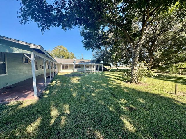 35 Private Road 815, Markham, TX 77414