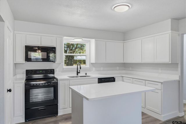 9952 Briar Cove, Wills Point, TX 75169