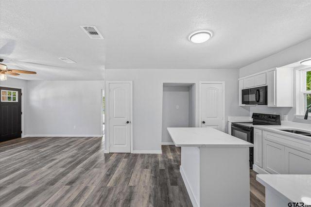 9952 Briar Cove, Wills Point, TX 75169