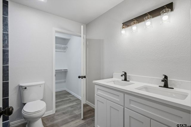 9952 Briar Cove, Wills Point, TX 75169