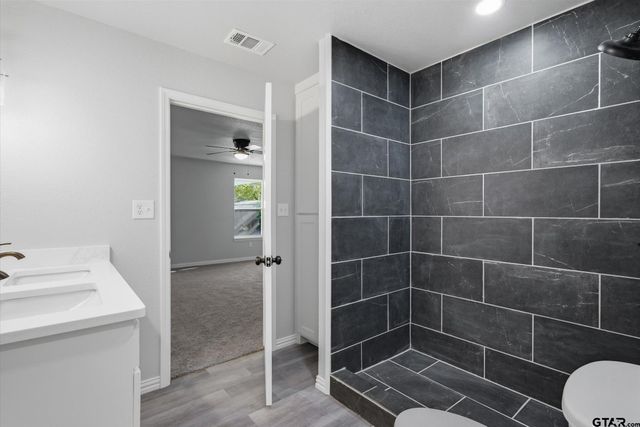 9952 Briar Cove, Wills Point, TX 75169