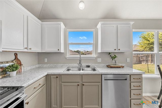 2207 Stoneham, Temple, TX 76504